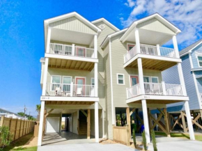 Hale Makai - Relaxing family vacation just a block from the beach! Amazing sunrise AND sunset views from FOUR decks! townhouse